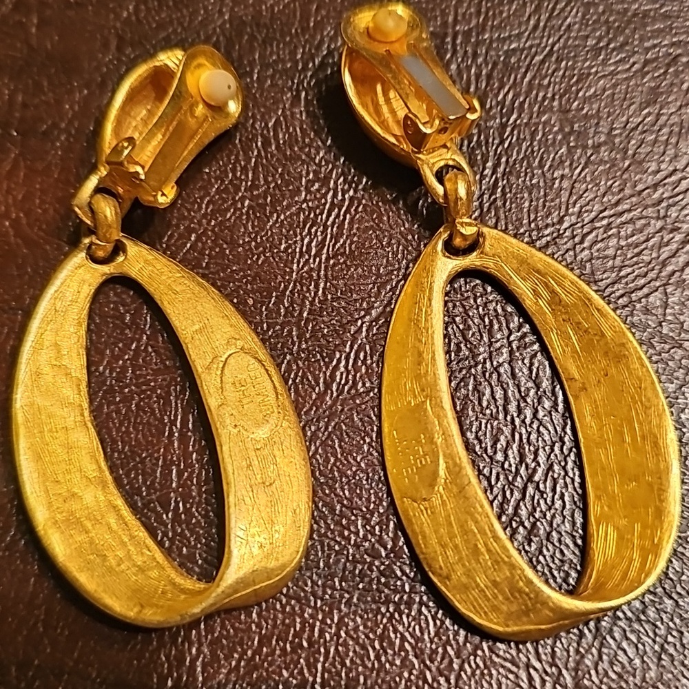 The Limited Gold Oval Drop Earrings - Women's Jewelry Vintage 1990s Clip On - Picture 3 of 3